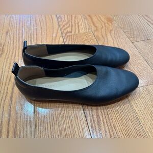 Everlane Day Glove flats (black, size 8)